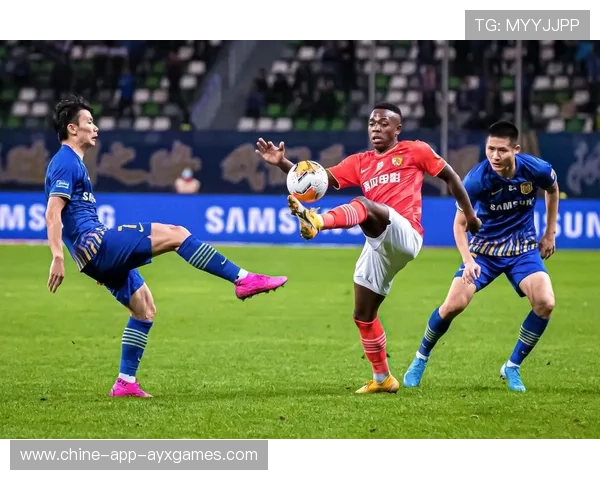 前锋私教透露：球员在停赛期每天加练两小时射门