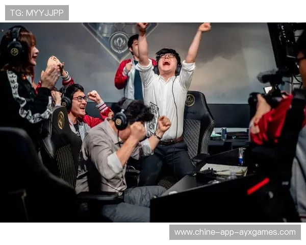 电竞教练赛中指挥与手势沟通训练:助力战术实施与团队协作 电竞教练赛中指挥与手势沟通训练:助力战术实施与团队协作