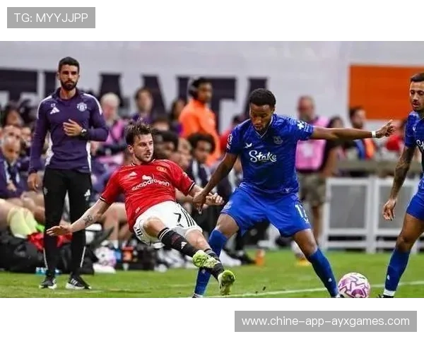 埃弗顿集中在中路寻求突破:中场驱动下的全新崛起与粉丝共振 埃弗顿集中在中路寻求突破:中场驱动下的全新崛起与粉丝共振