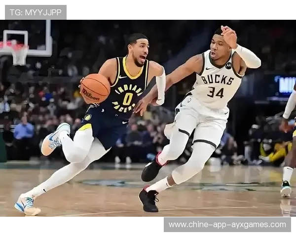 字母哥强势连续争抢,雄鹿迅速反超比分 字母哥强势连续争抢,雄鹿迅速反超比分